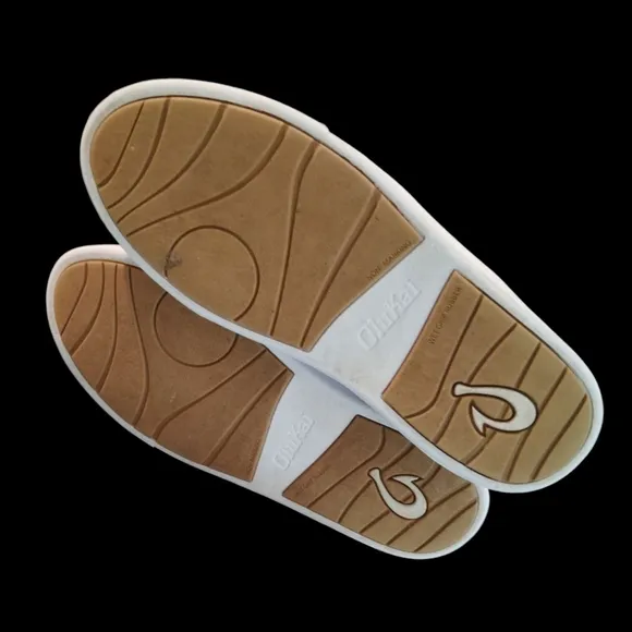 OluKai Ha'upu Leather Sneakers Sz 7.5