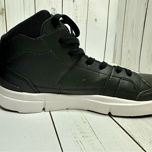 On THE ROGER Mid Hi-Top Black Women Sz 8.5 Retro Shoes Sneakers Streetwear 90’s