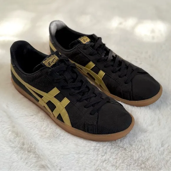 ONITSUKA TIGER Men’s 9 / Women 10.5 Unisex DD Trainer Sneakers Black Gold Gum