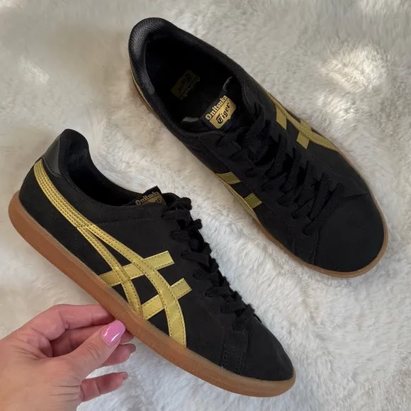 ONITSUKA TIGER Men’s 9 / Women 10.5 Unisex DD Trainer Sneakers Black Gold Gum