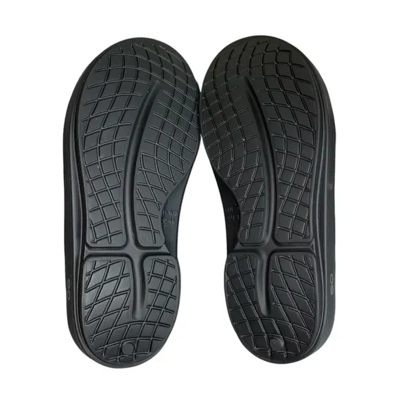 OOFOS OOahh Sport Recovery Comfort Slip-On Black Sandals