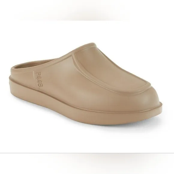 P448 NWB Flo in Mimtec | EU size 44 - 45 (US size 11-12) | Neutral Tan Slide On