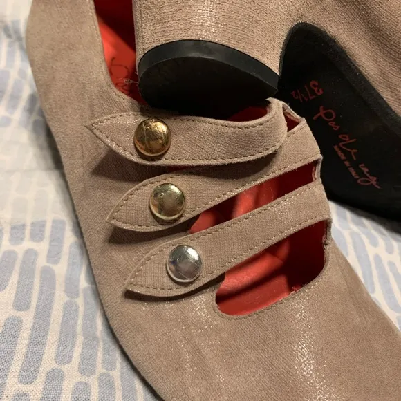 PAS DE ROUGE Tan Suede Mary Jane Studded Strap Pumps Italian EU 37.5 US 7.5