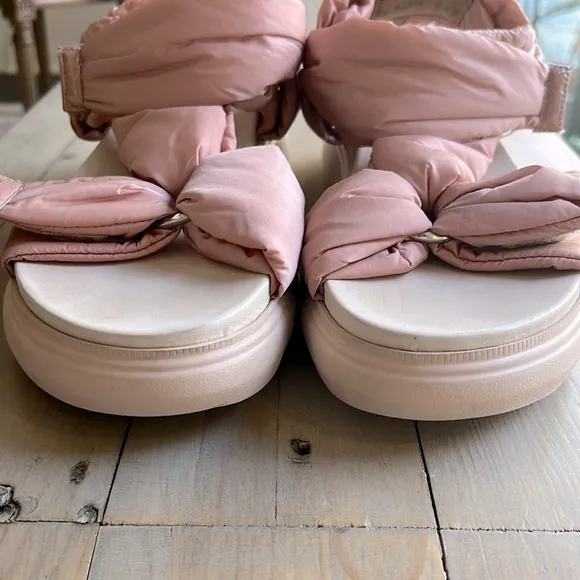 Paul Green Madonna Balloon Wedge Platform Sandals in Rose. Size 11 US, UK 8.5