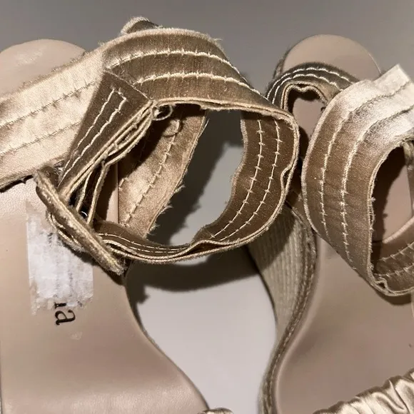 Pedro Garcia Saks beige satin ruffle wedge espadrille sandals 38/7.5