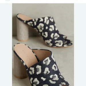 Por La Victoire Women's Helena Mules