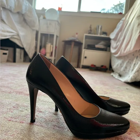 Prada Black Leather Women's Pumps