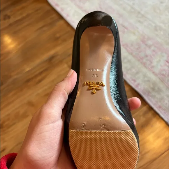 Prada Black Leather Women's Pumps