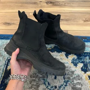 Prada Suede Brixxen Chealsea Leather Boots Size 8 (fits big)