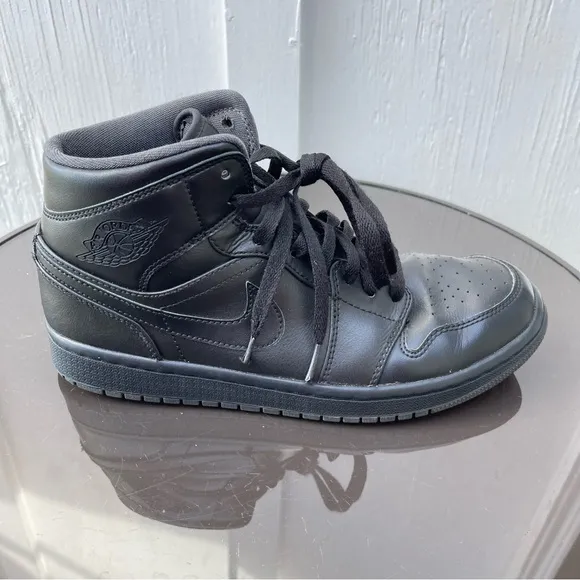 Pre Owned Men Jordan 1 Retro MID Basketball Shoes Sneaker Black 554724-021 Siz 8