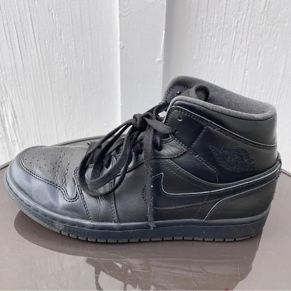 Pre Owned Men Jordan 1 Retro MID Basketball Shoes Sneaker Black 554724-021 Siz 8