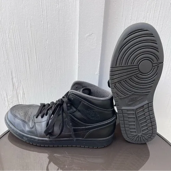 Pre Owned Men Jordan 1 Retro MID Basketball Shoes Sneaker Black 554724-021 Siz 8