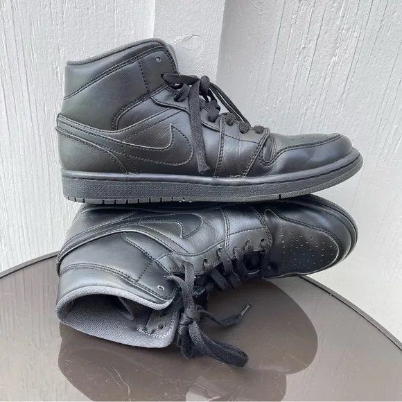 Pre Owned Men Jordan 1 Retro MID Basketball Shoes Sneaker Black 554724-021 Siz 8
