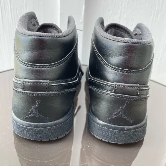 Pre Owned Men Jordan 1 Retro MID Basketball Shoes Sneaker Black 554724-021 Siz 8