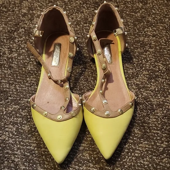 💰PRICE DROP Hallogen Yellow Studded Women's Shoes