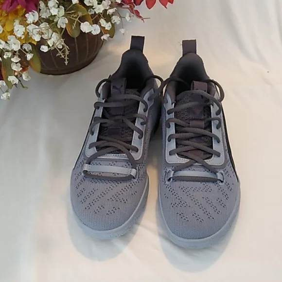 PUMA sneakers 5.5 C