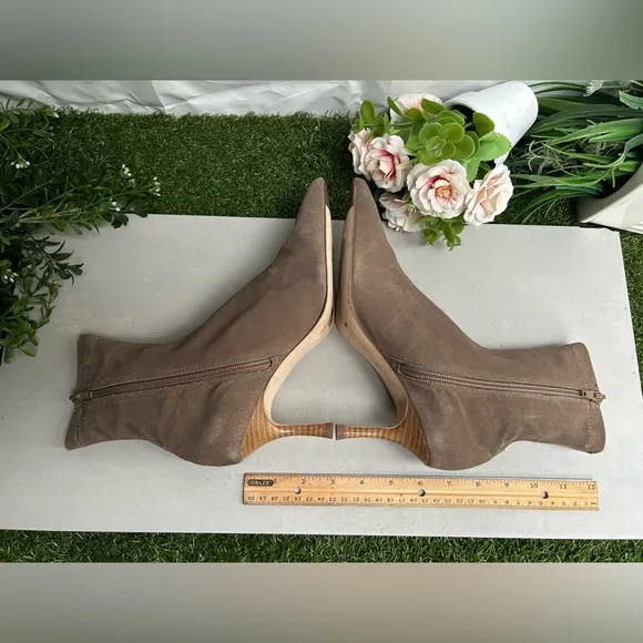 rag &amp; boneWomen's Brea Pointed Toe Booties size US 7 Color: Camel Suede NEW