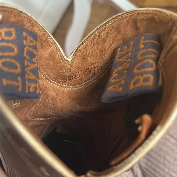 Rare incredible vintage Brown and Tan Acme Western Boots