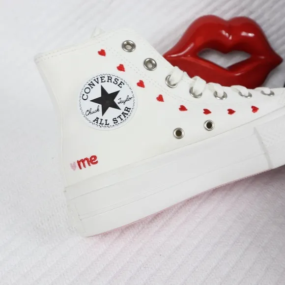 RARE NWT ❤️ Valentine’s Day ❤️ “Crafted with Love” Platform Converse