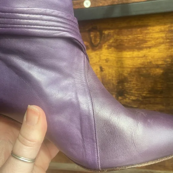 RARE vintage Alberto D. Molina ankle boots, violet purple buttery leather