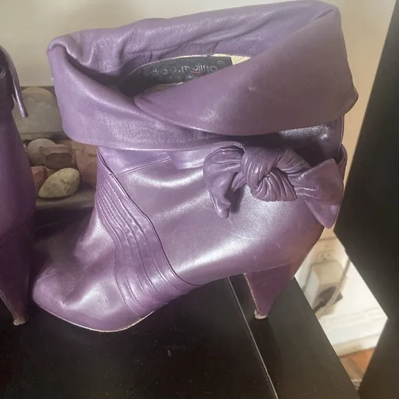 RARE vintage Alberto D. Molina ankle boots, violet purple buttery leather