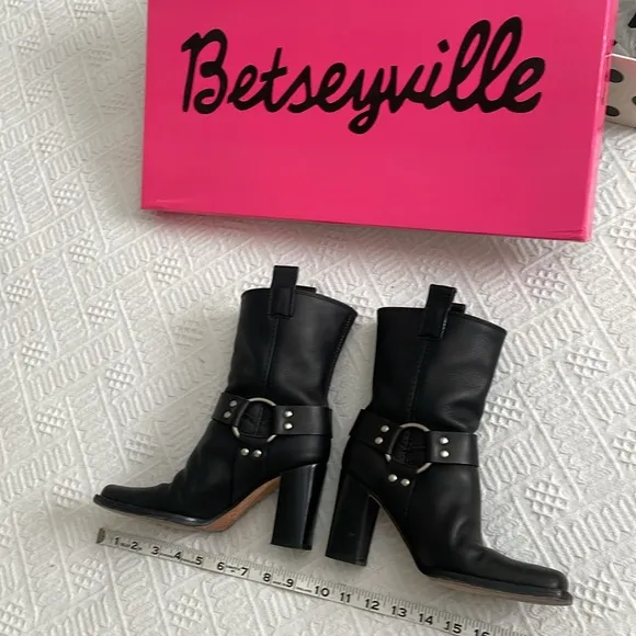 Real Leather Black Women's Boots silver buckle studsstacked wood heel 5 1/2 M