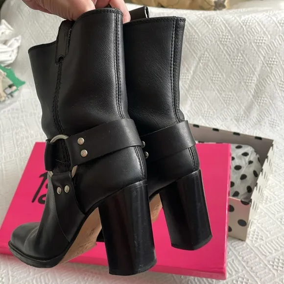 Real Leather Black Women's Boots silver buckle studsstacked wood heel 5 1/2 M