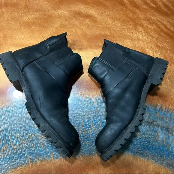 Red Wing Black leather Motorcycle boots pull on size 10.5 D made in USA Vibram