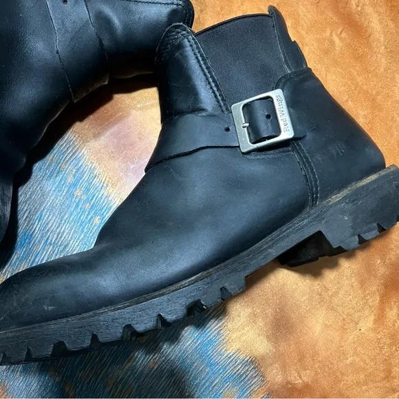 Red Wing Black leather Motorcycle boots pull on size 10.5 D made in USA Vibram