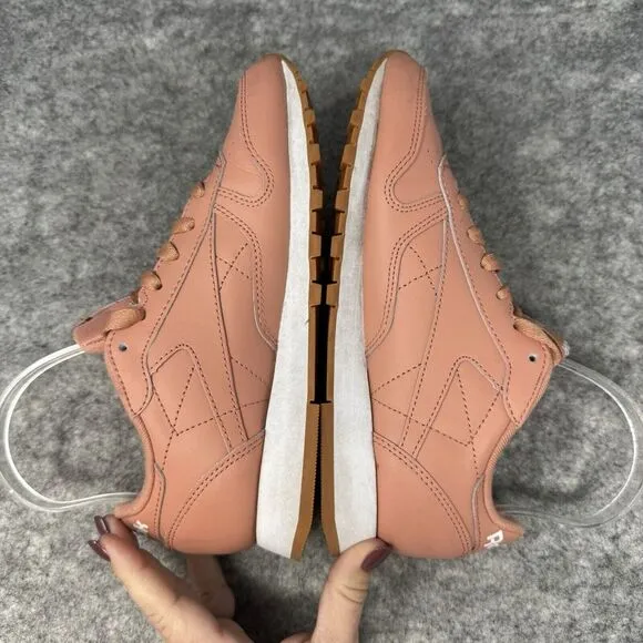 Reebok Classic Leather Athletic Shoes Womens Size 6.5 Lace-Up GY6811 Coral‎