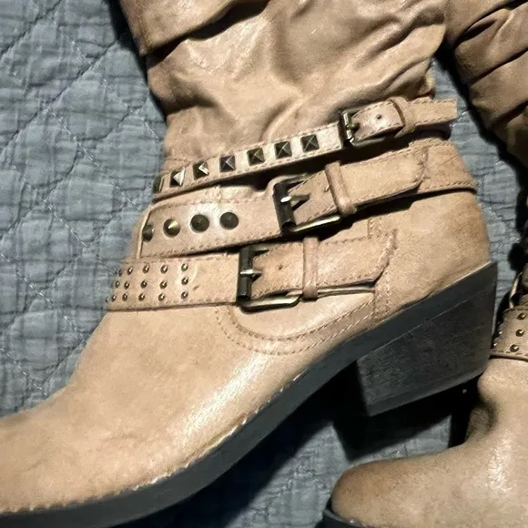 Report Signature Tan Tall Heeled Boots with Chunky Heel and Straps SZ 9 Western