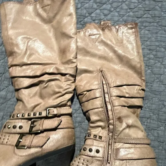 Report Signature Tan Tall Heeled Boots with Chunky Heel and Straps SZ 9 Western