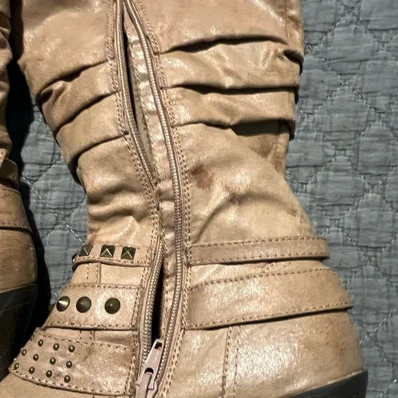 Report Signature Tan Tall Heeled Boots with Chunky Heel and Straps SZ 9 Western