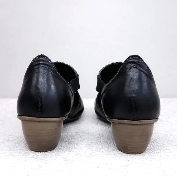 RIEKER Mirjam Cut-Out Leather Ankle Bootie
