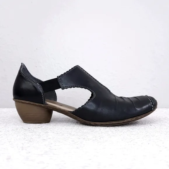 RIEKER Mirjam Cut-Out Leather Ankle Bootie