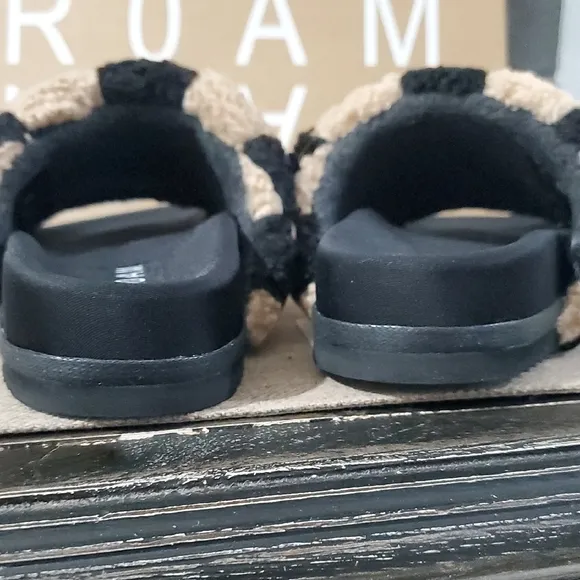 Roam Checkered Black and Tan Slippers Slides Sandals