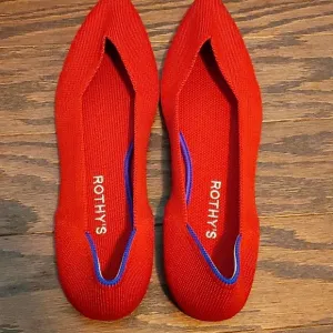 Rothy's New without box The Point Bright Red Size 9.5