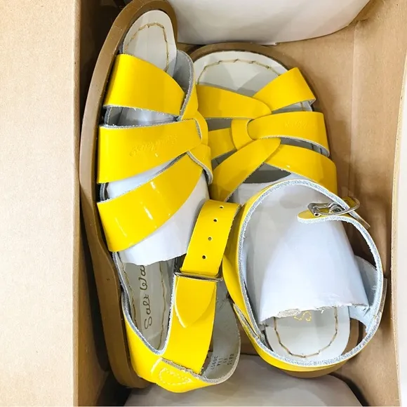 Saltwater yellow patent leather sandals