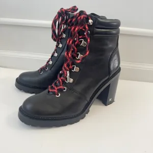 SAM EDELMAN Size 10 Black Leather Sade Lug Chunky Sole  Moto Combat Y2K Boots
