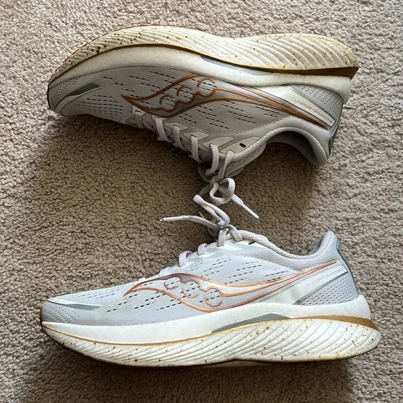 Saucony Endorphin Speed 3 Men's Running Shoes Size 10 M white / gold / gum