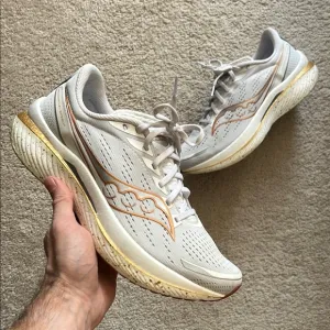 Saucony Endorphin Speed 3 Men's Running Shoes Size 10 M white / gold / gum