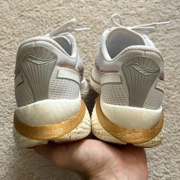 Saucony Endorphin Speed 3 Men's Running Shoes Size 10 M white / gold / gum
