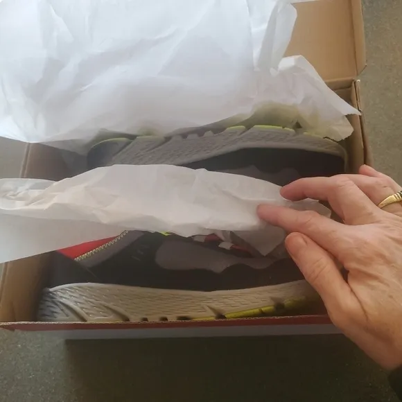 Saucony Wind Shield Water Repellant 3.0 Sz. 3 Athletic Shoes