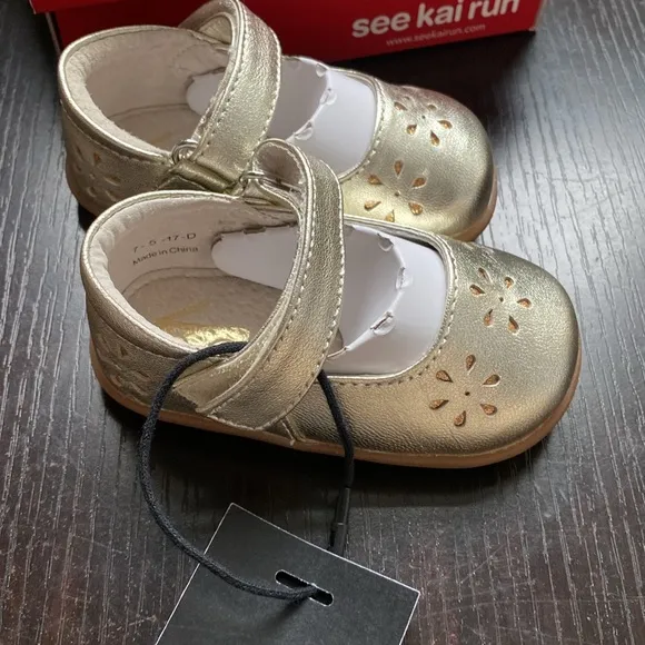 See Kai Run Ginger ll Gold Floral Leather Toddler Mary Jane Walker Shoes sz 4