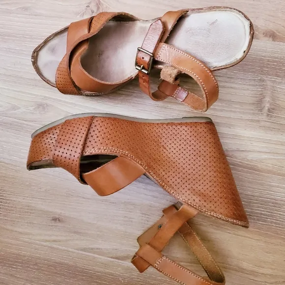 Sempre Di leather platform sandals