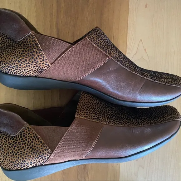 Sesto Meucci ItalyGeneva Embossed Cheetah Print Leather Slip On Cognac Shoes 7