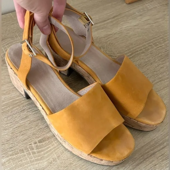 Seychelles Calming Influence Yellow Suede Platform Ankle Strap Boho Sandals