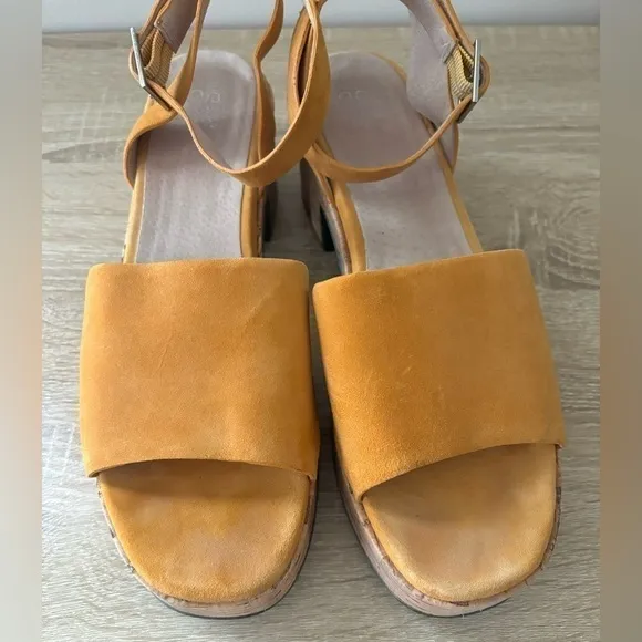Seychelles Calming Influence Yellow Suede Platform Ankle Strap Boho Sandals
