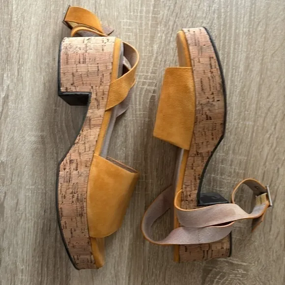 Seychelles Calming Influence Yellow Suede Platform Ankle Strap Boho Sandals