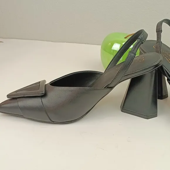 Seychelles Rumor Has It Black Slingback Point Toe Leather Heels sz 8.5